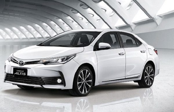 Corolla Altis 1.8 E MT